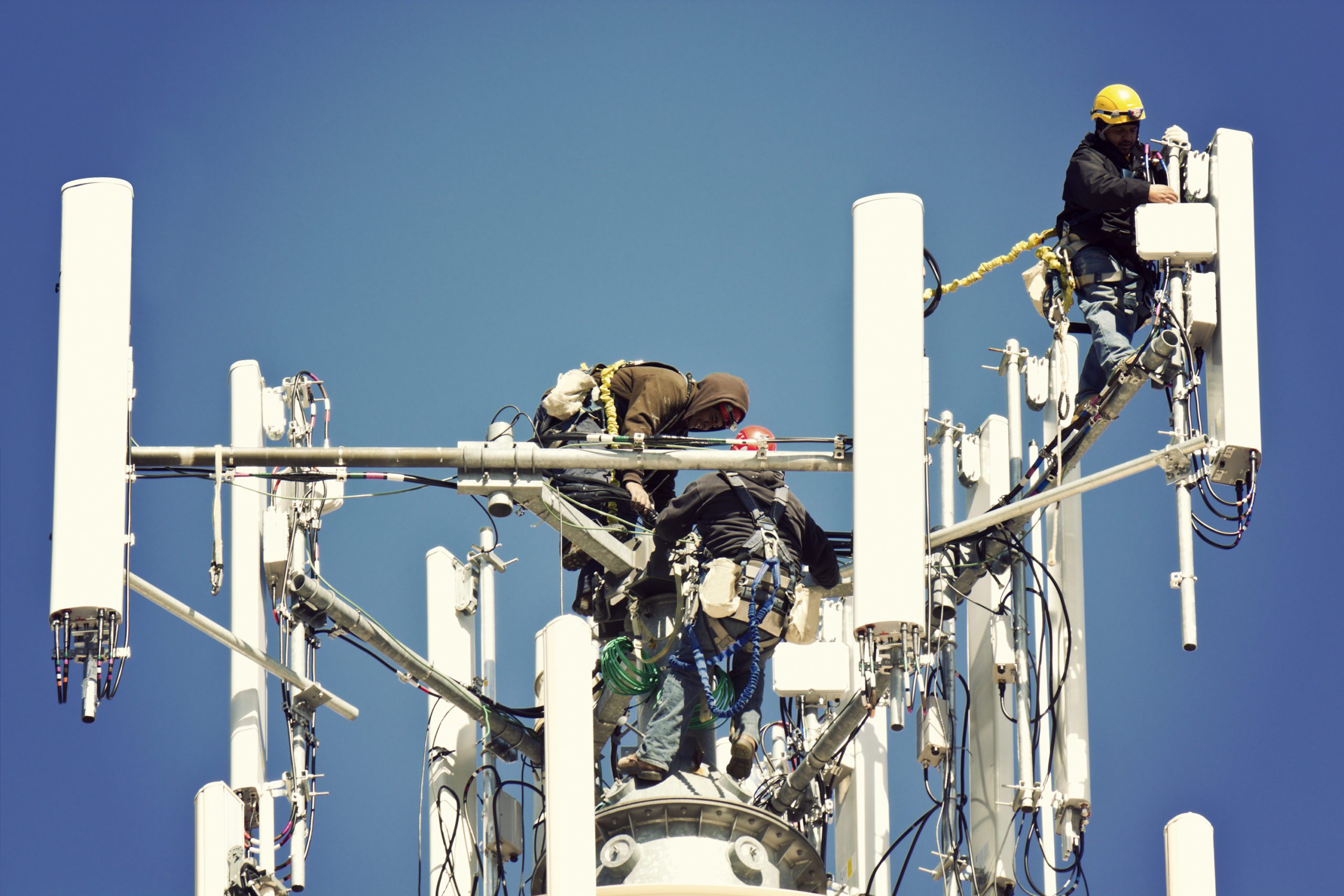 AR Financing telecom 5g